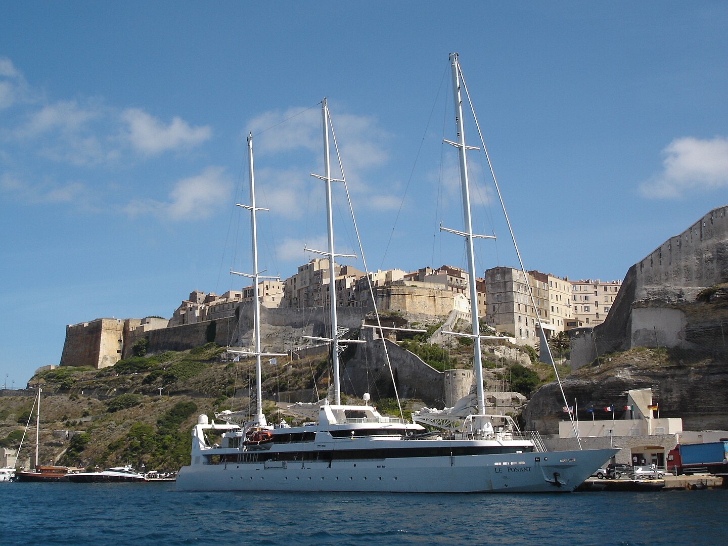 Le Ponant à Bonifacio, Corse, France. Par Telperion — Travail personnel, CC BY-SA 3.0