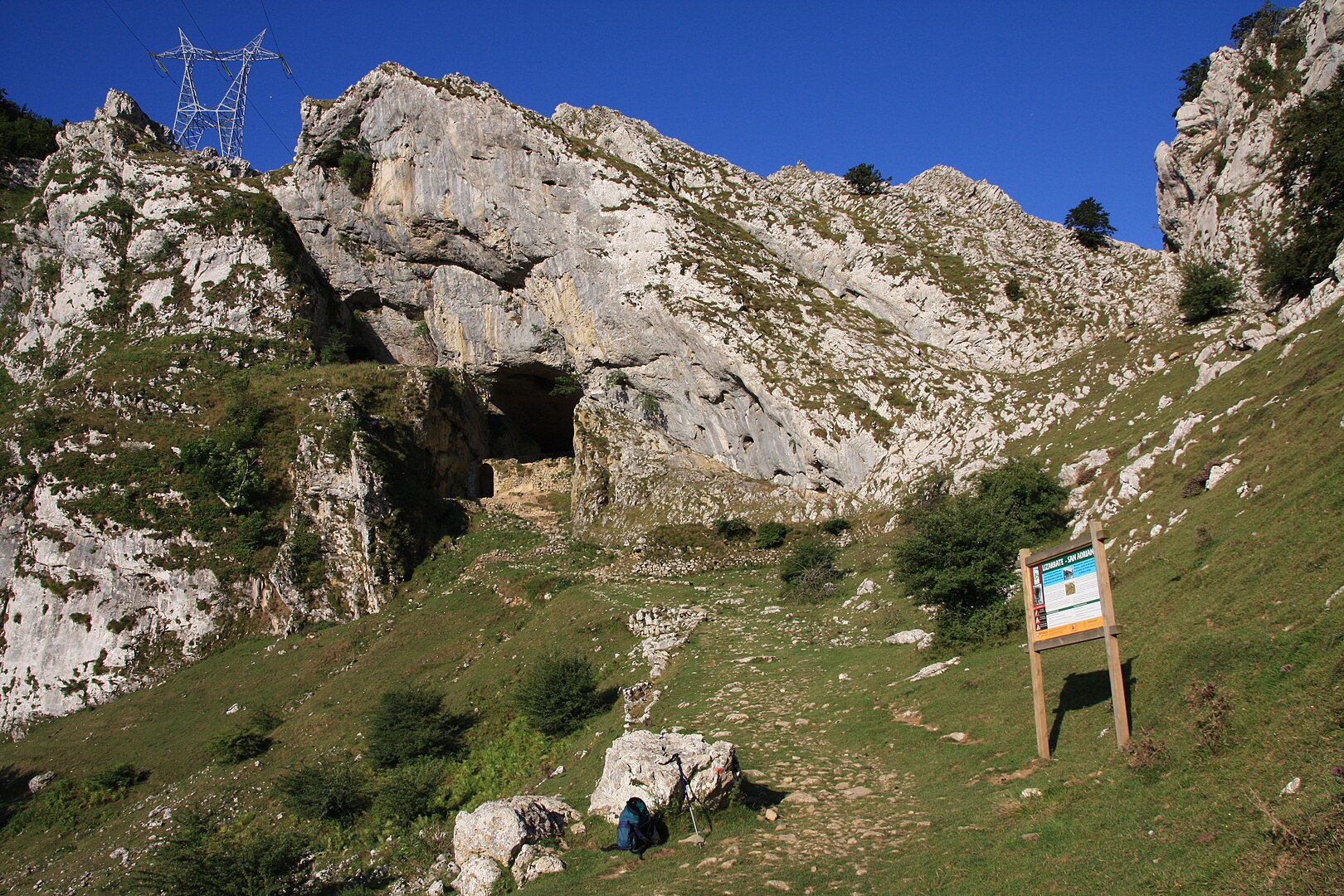 Entrée nord du tunnel de San Adrián. Par Xabier Eskisabel - CC BY-SA 3.0