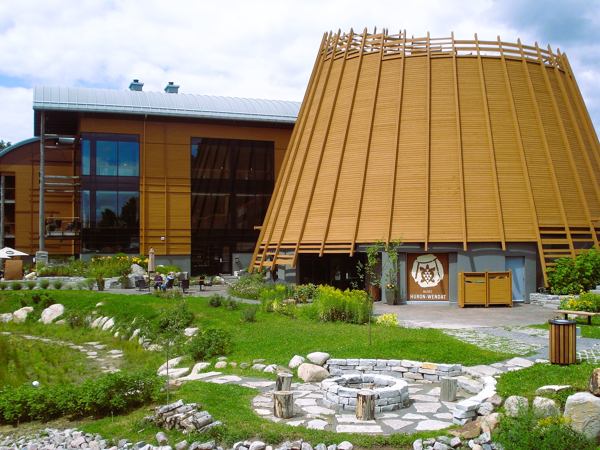 L'Hôtel-Musée Premières Nations. Par Benoit Rochon, CC BY 3.0