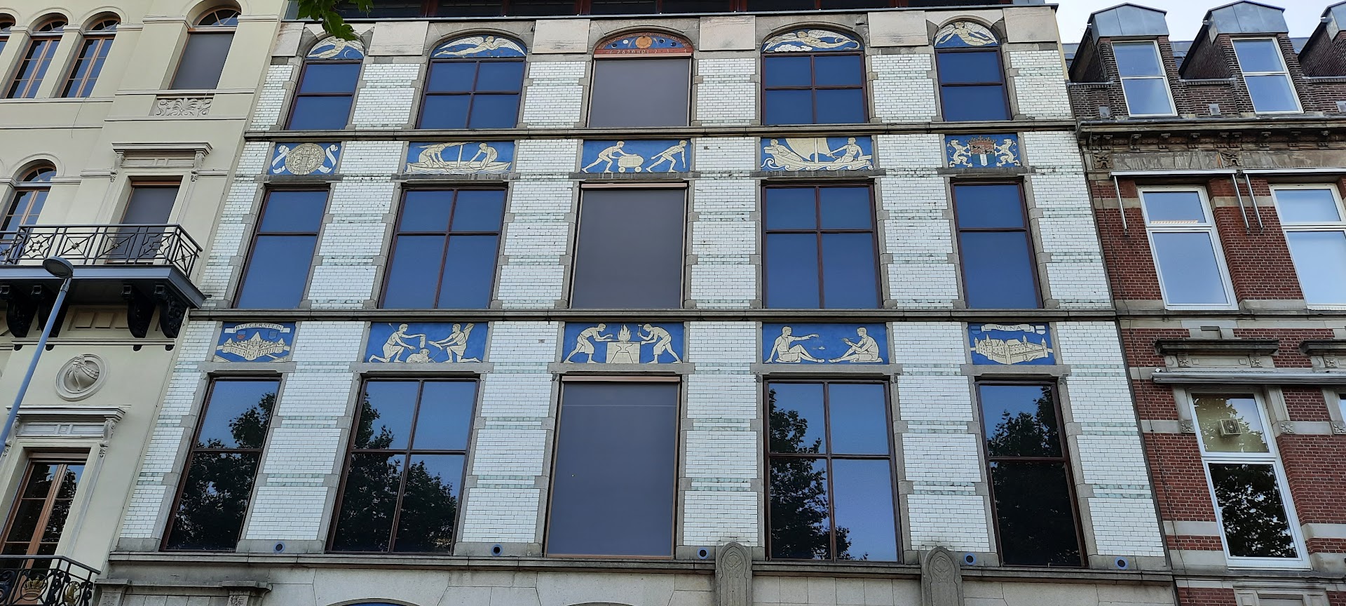 Façade d'immeubles à appartements à Rotterdam. Photo  © Daniel Desjardins