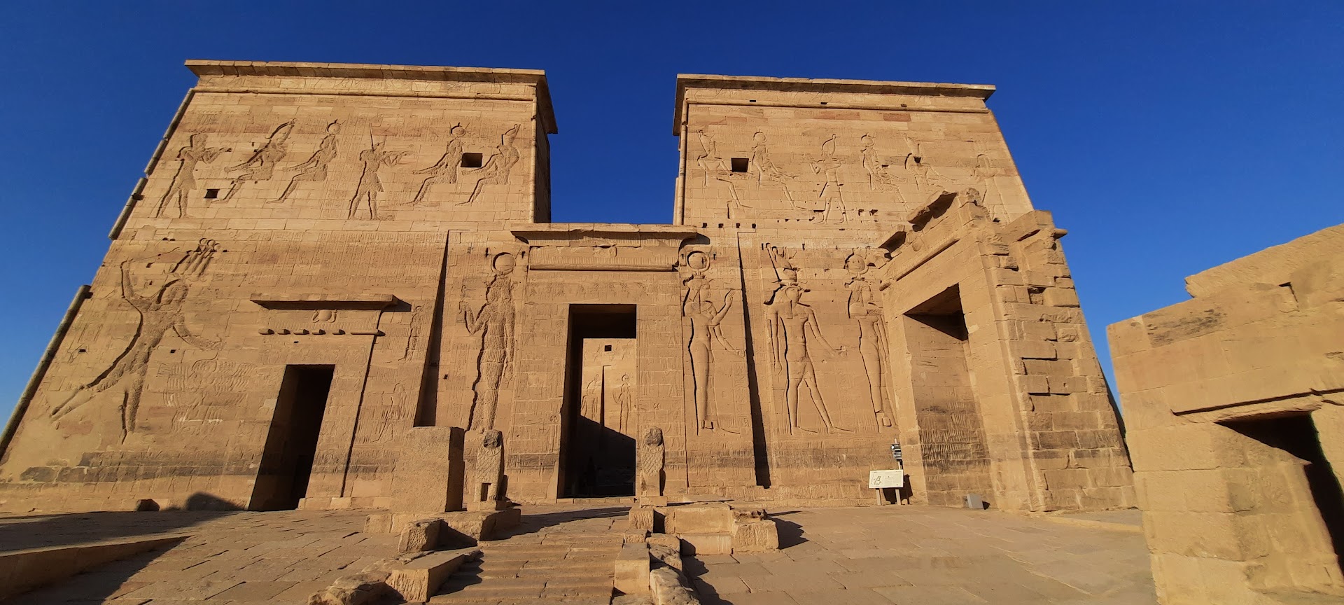 Le temple d'Isis sur l'île de Philae, Assouan, Égypte, 330 avant notre ère. Photo © Daniel Desjardins