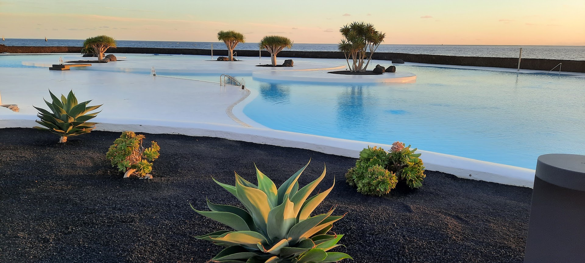 Le paisible et envoûtant refuge de l'islote de la Fermina, Arrecife, île de Lanzarote, Canaries, Espagne. Photo © Daniel Desjardins