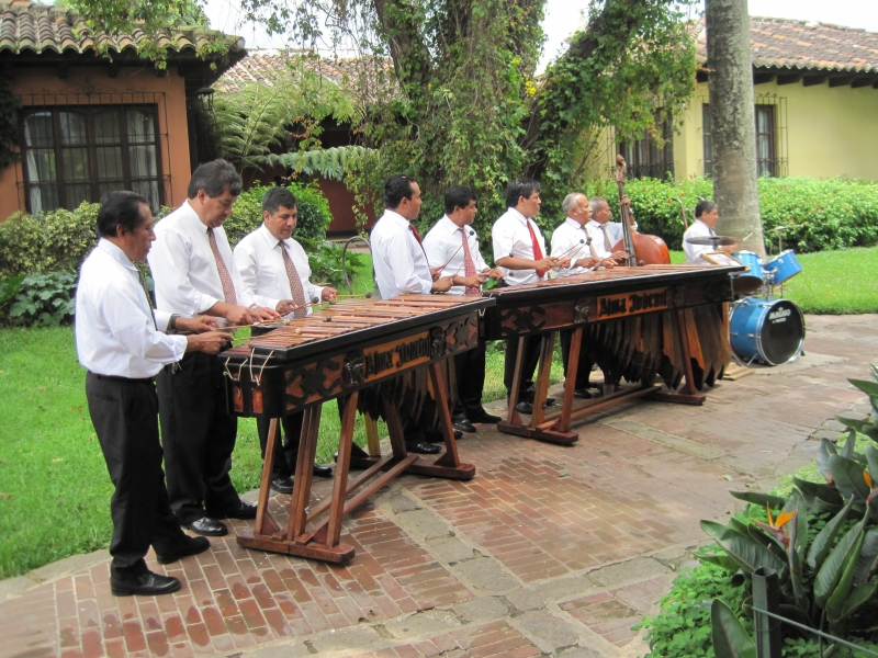 Joueurs de marimba Par Marina Kuperman Villatoro -  CC BY 2.0, https://commons.wikimedia.org/w/index.php?curid=99551396