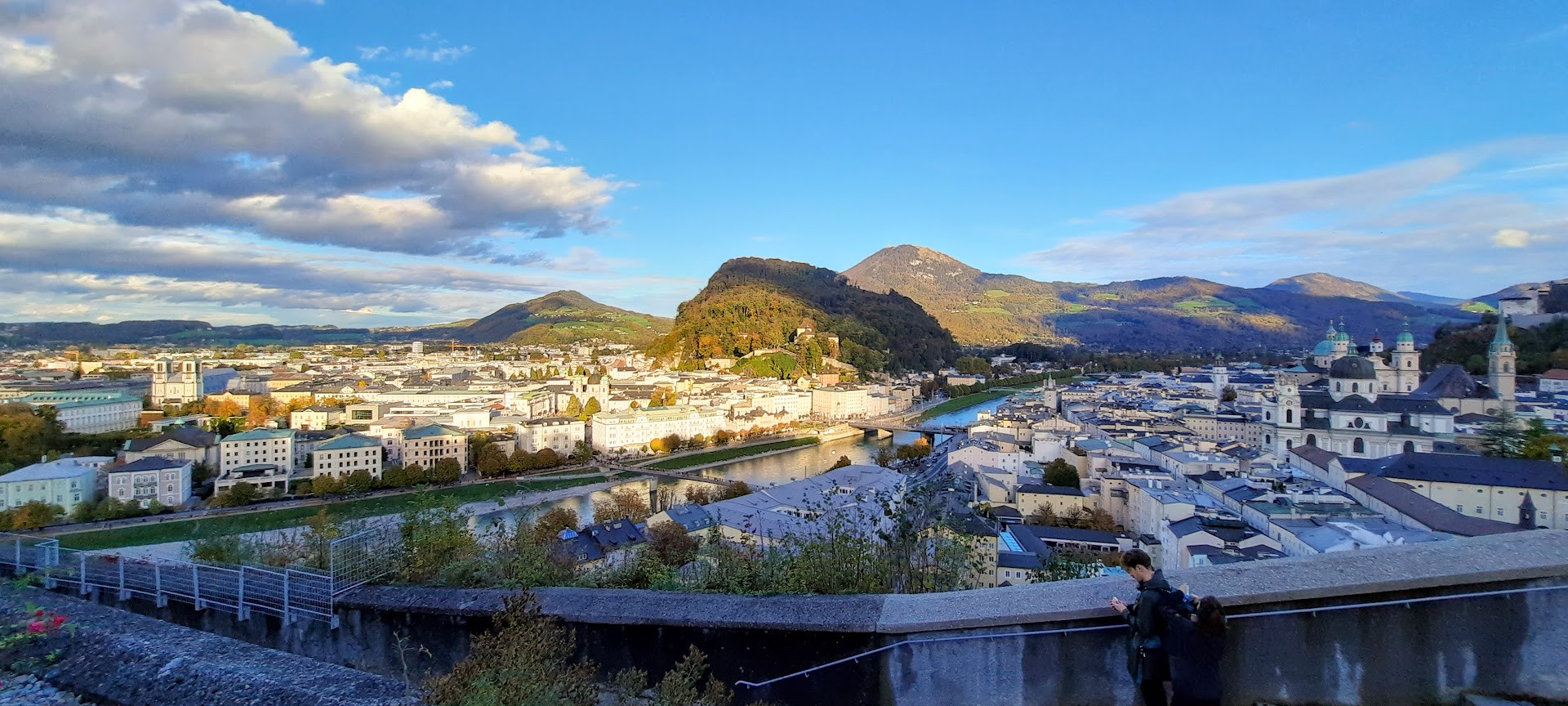 Vue panoramique de Salzbourg en Autriche depuis la forteresse de Hohensalzburg. Photo © Daniel Desjardins