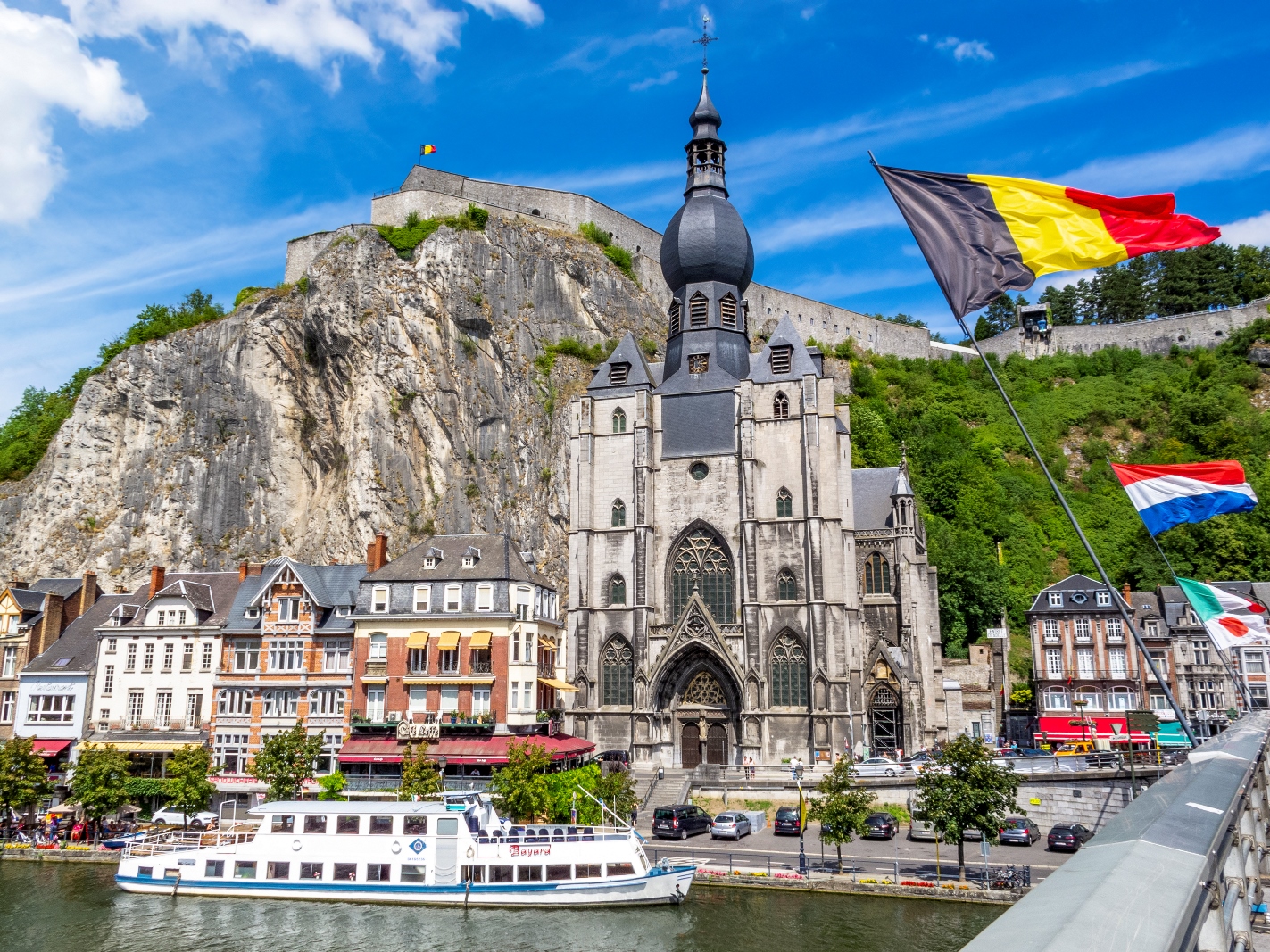 Croisière sur la Meuse, devant Dinant, Wallonie, Belgique. ©  Stanislava Karagyozova