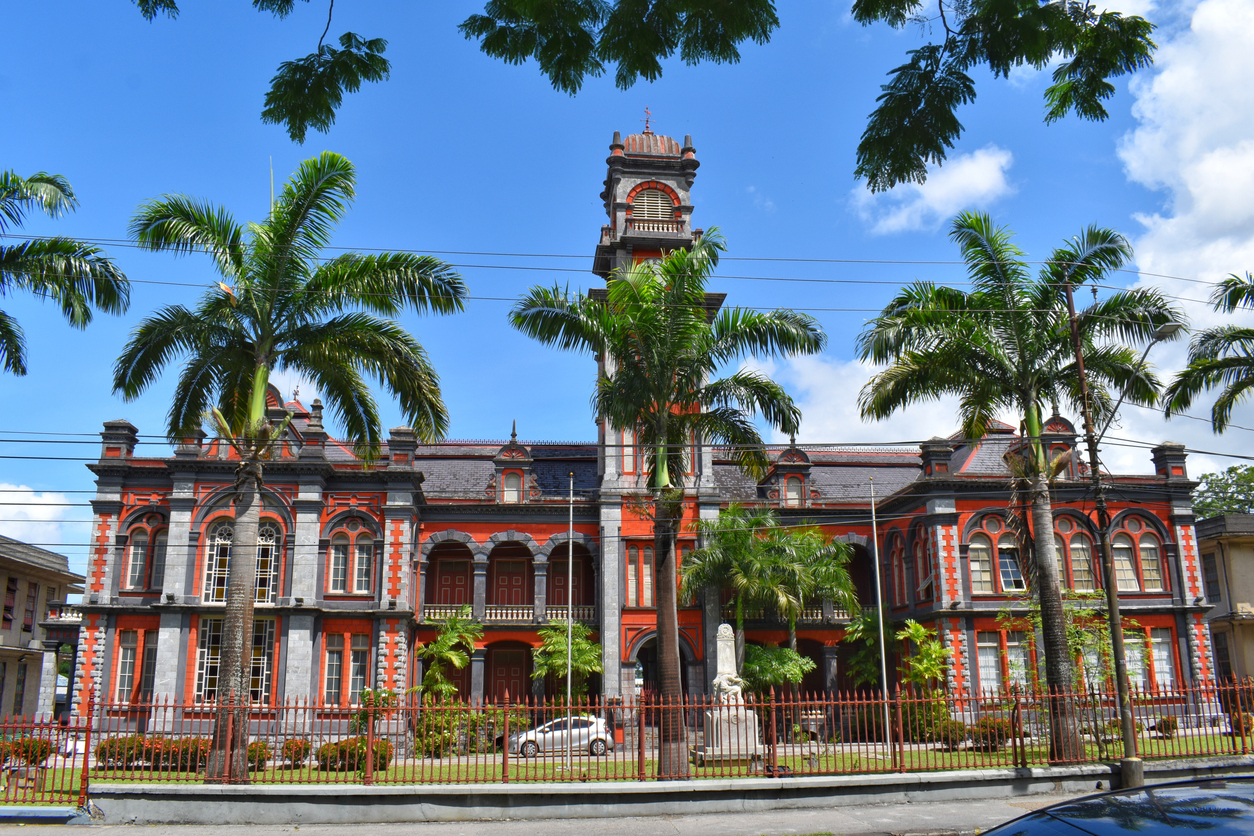 Queen’s Royal College (QRC), Port of Spain, Trinidad, Antilles © iStock / Nandani Bridglal
