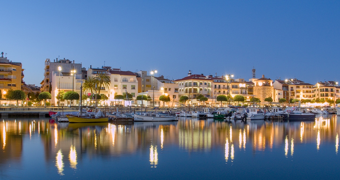 La côte à Cambrils, province de Tarragona, Catalogne, Espagne © iStock / Mladen Mladenov