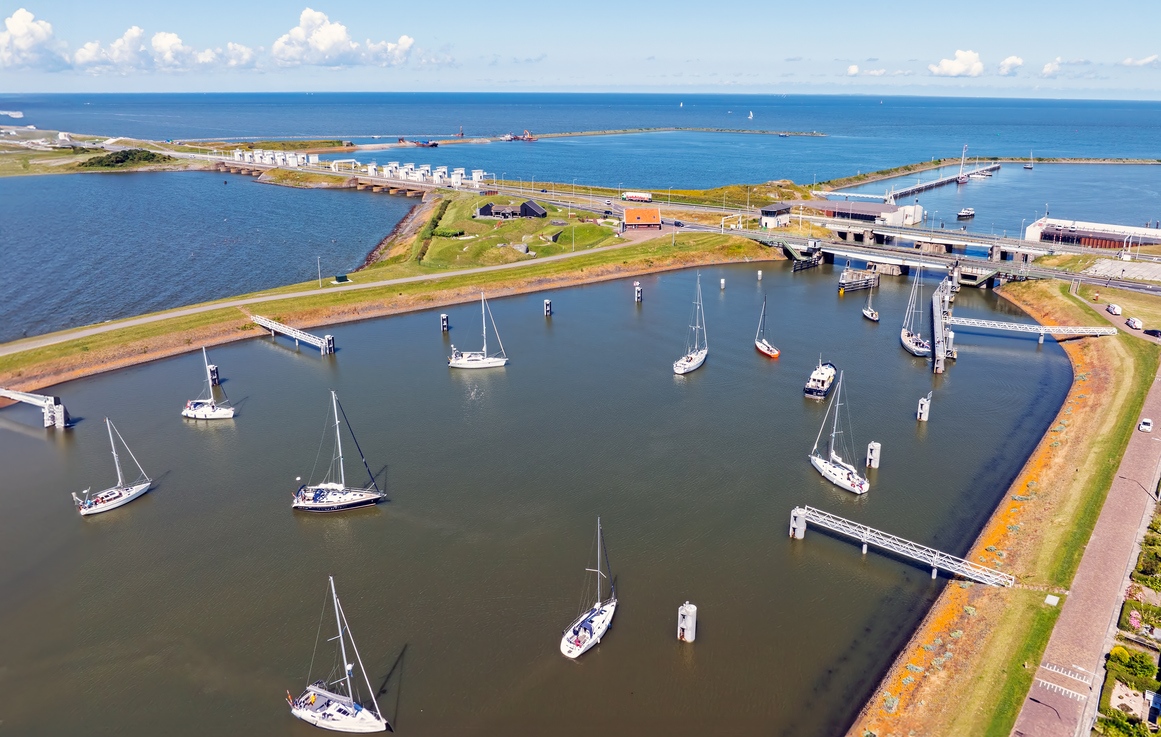 Aux Pays-Bas, la grande digue du nord : l’Afsluitdijk