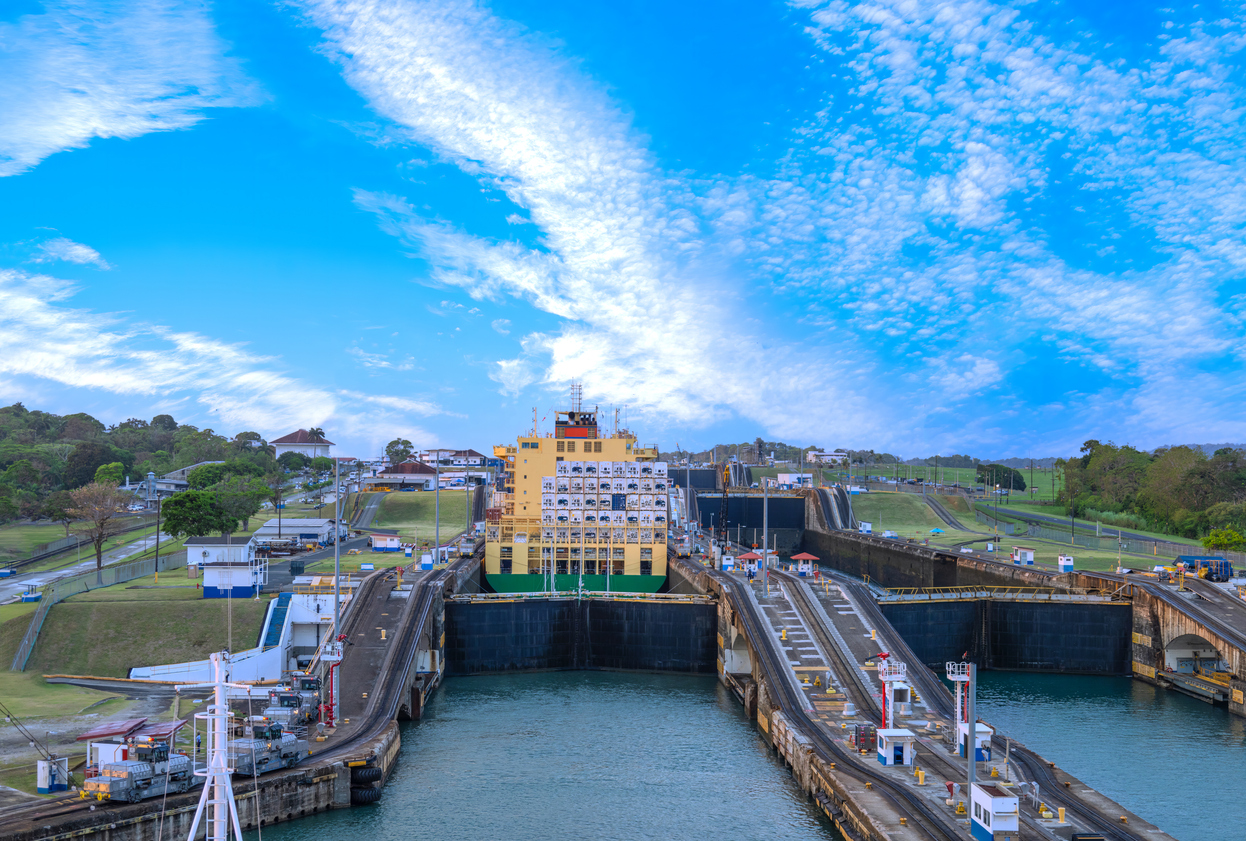 Canala de Panama ©  iStock / Elijah-Lovkoff