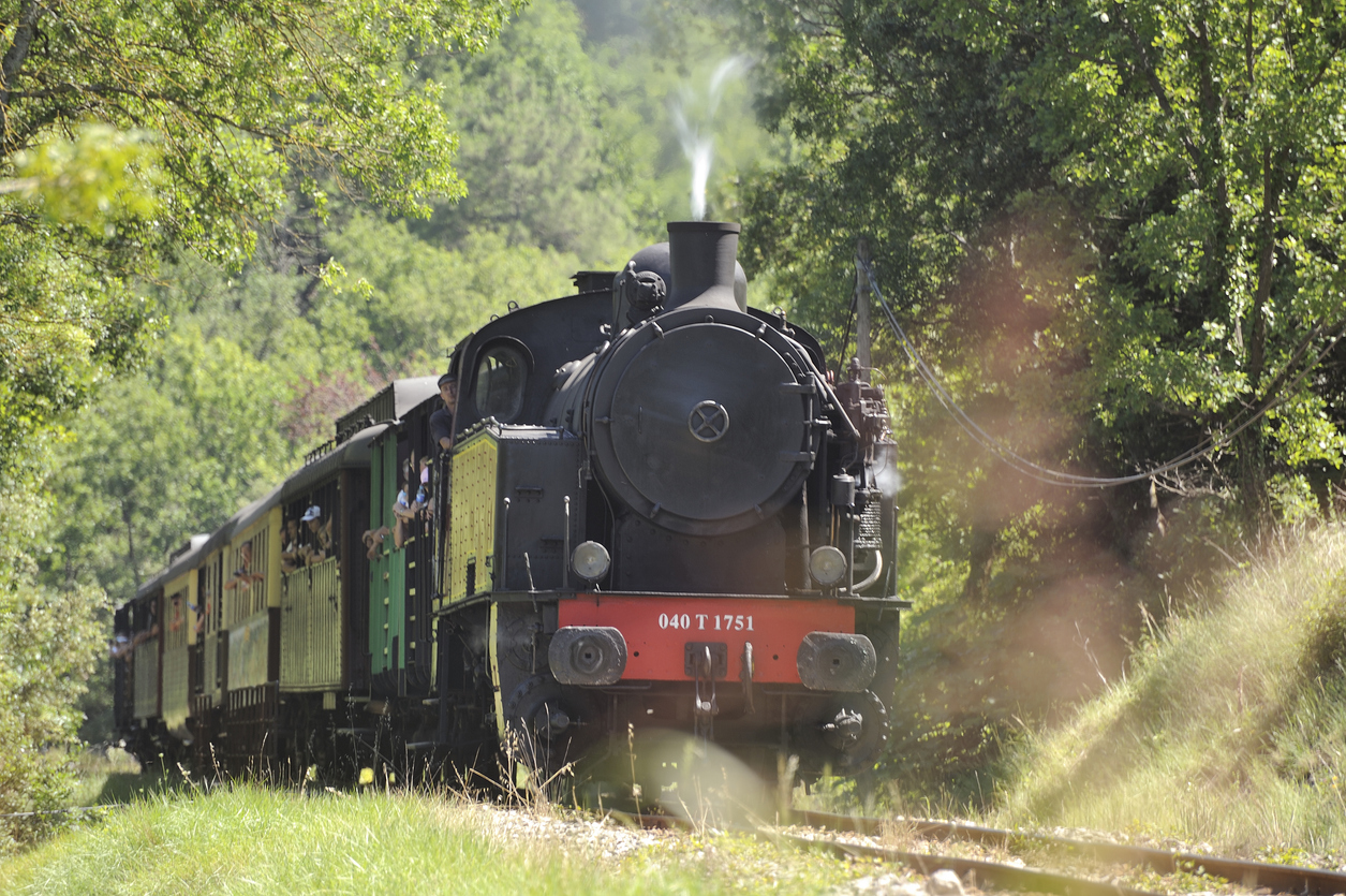 Le train des Cévennes, Anduze - Saint-Jean-du-Gard  © iStock / Gilles_Paire