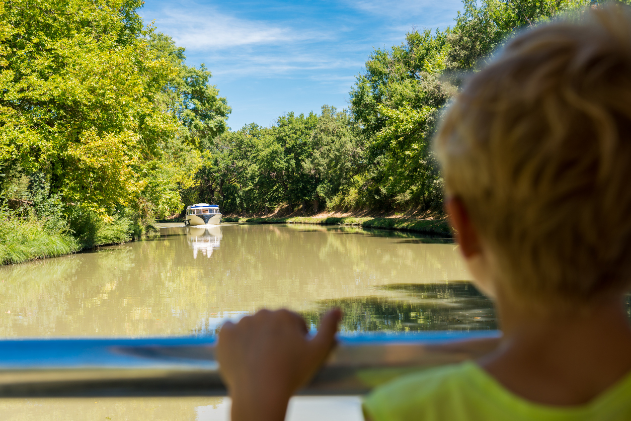 Le canal des Deux Mers : voie royale de commerce et de tourisme fluvial