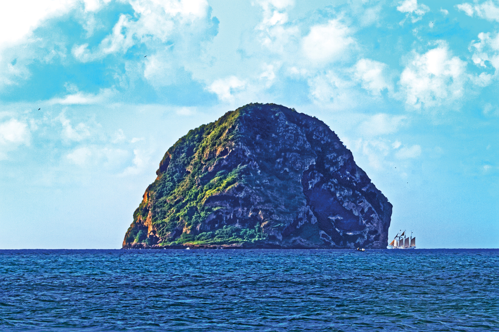 Le HMS <i>Diamond Rock</i>