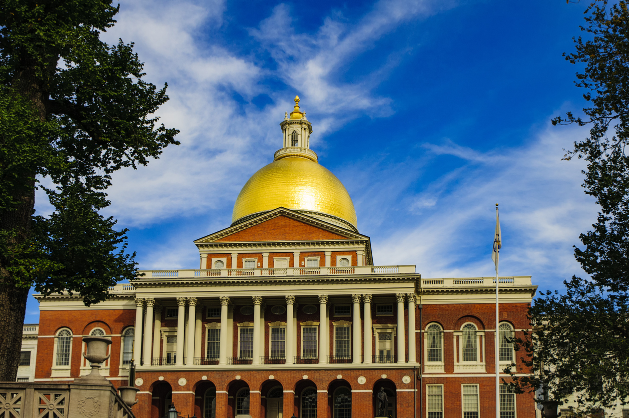 Le Capitole de l'État du Massachusetts, ou State House, Boston, Nouvelle-Angleterre.  © iStock / JC Ruiz