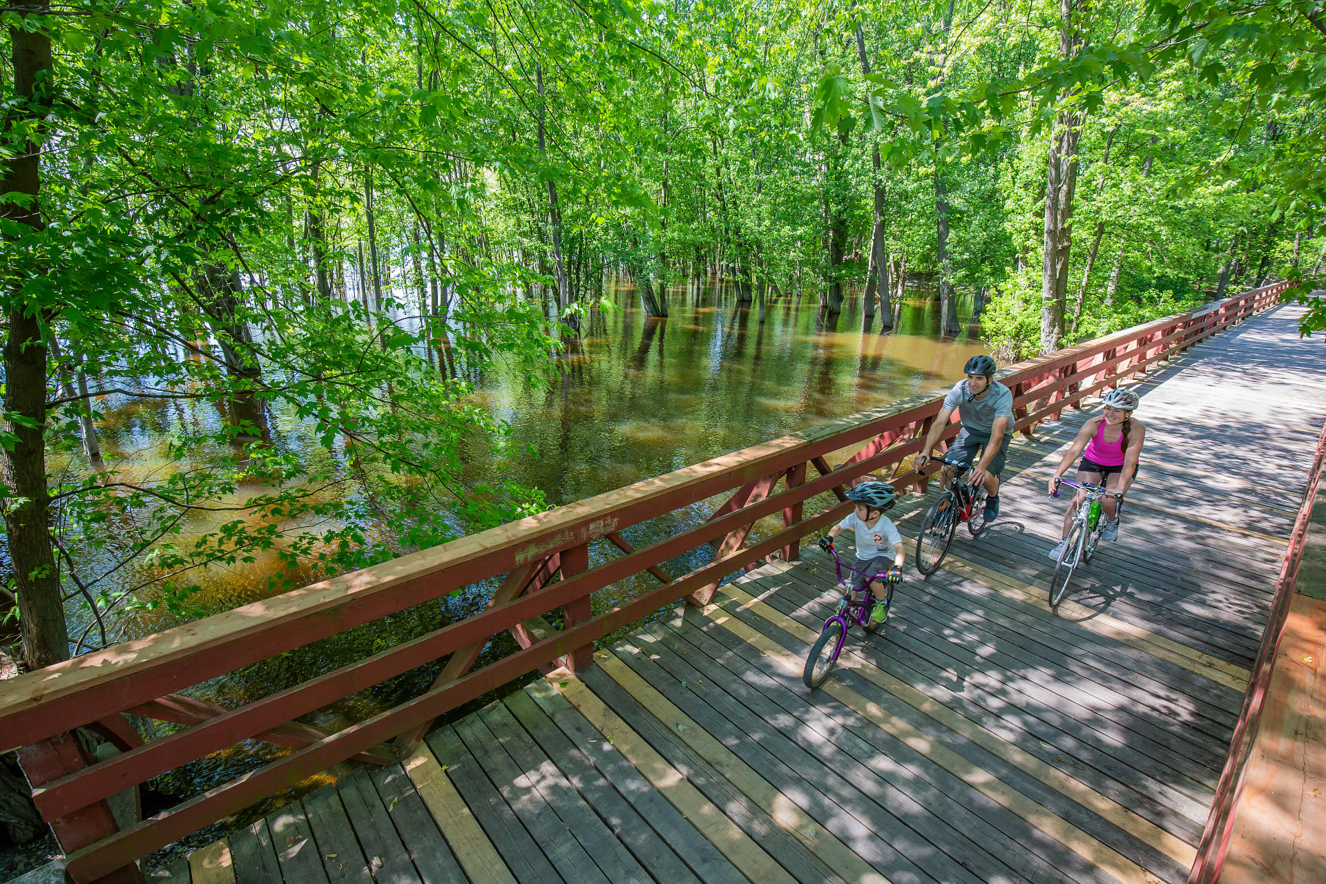 Randonnée à vélo le long de la rivière des Outaouais