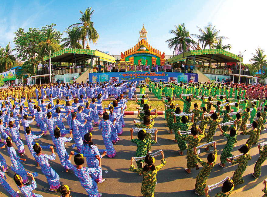 Mandalay_Thingyan_Rehearsal.TIF