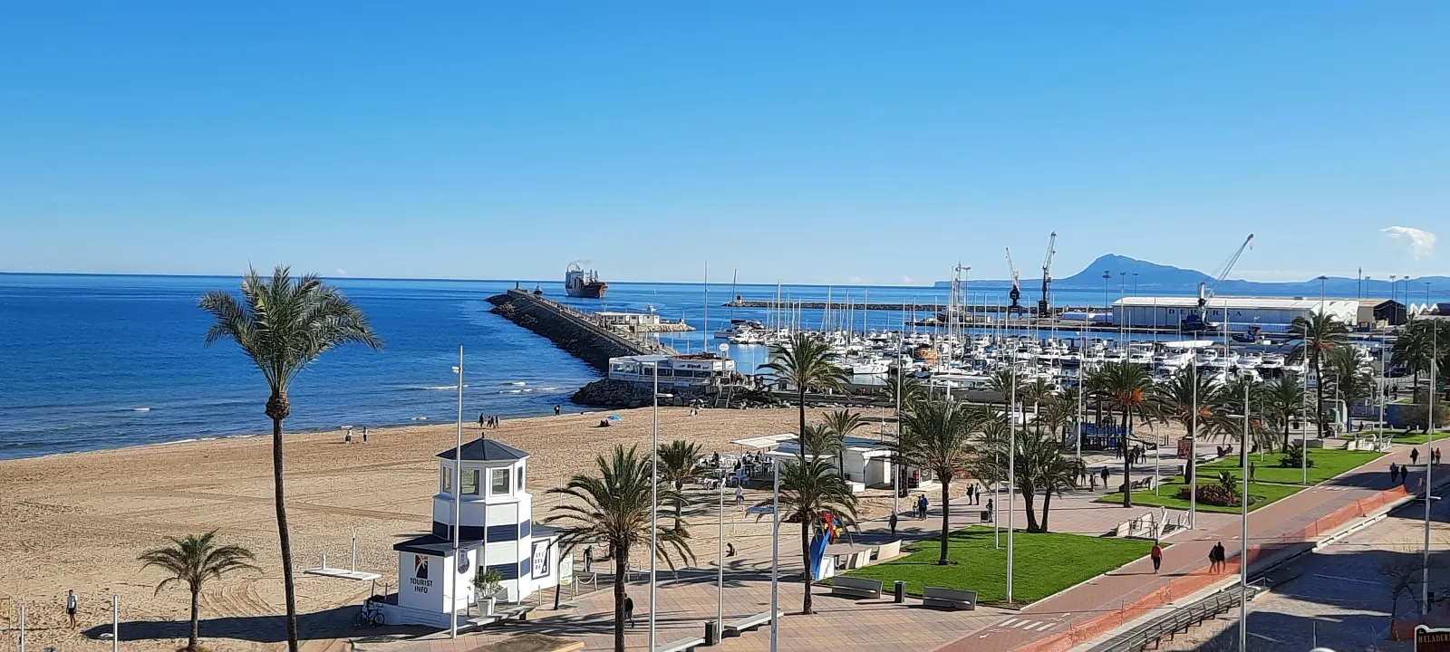 Chiringito sur la plage de Gandia, communauté valencienne.  © Daniel Desjardins