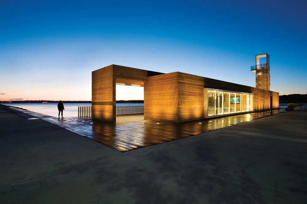 La promenade Samuel de Champlain sur la berge du Saint-Laurent, Quai des Cageux