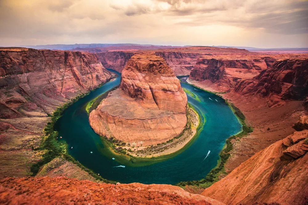 Le fleuve Colorado dans le parc national de Canyonlands. ©Dreamstime.com/Zhuxi1984