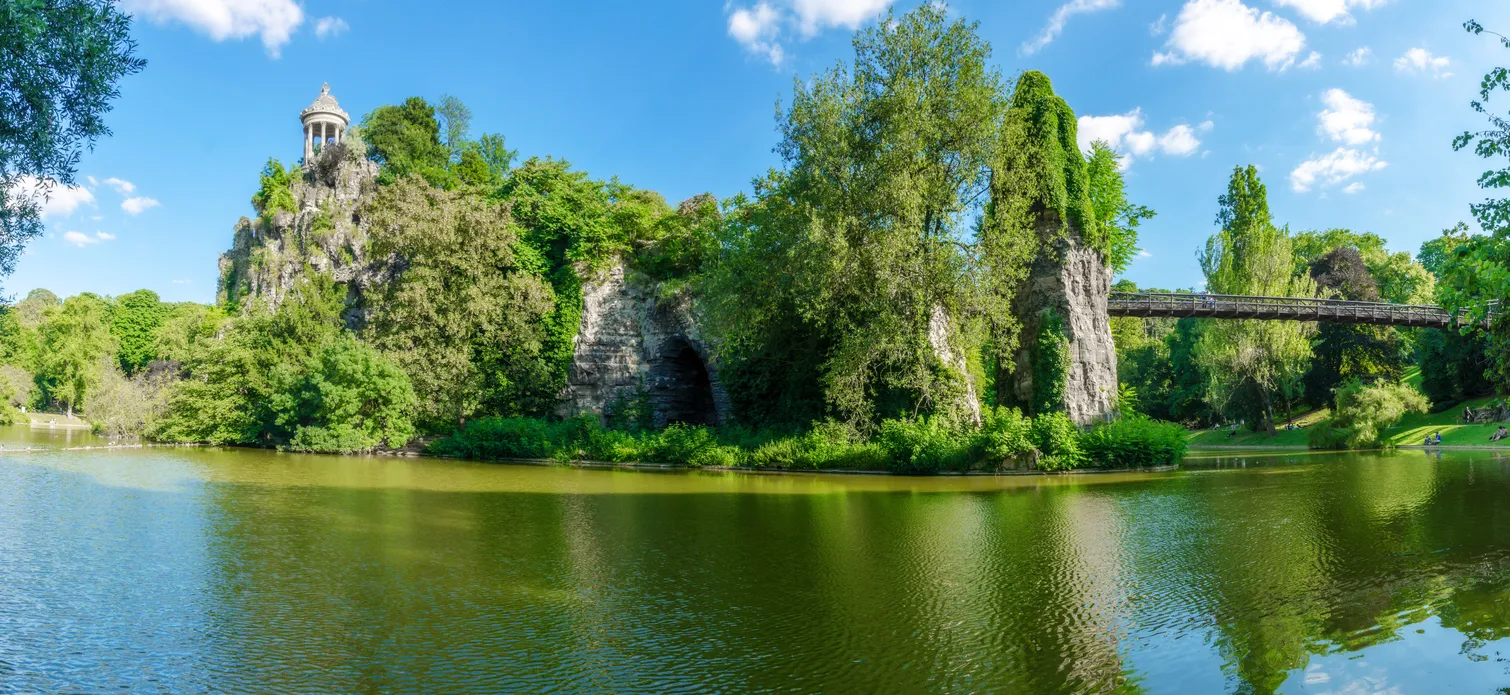 Parc des Buttes-Chaumont © iStock / Oigres8