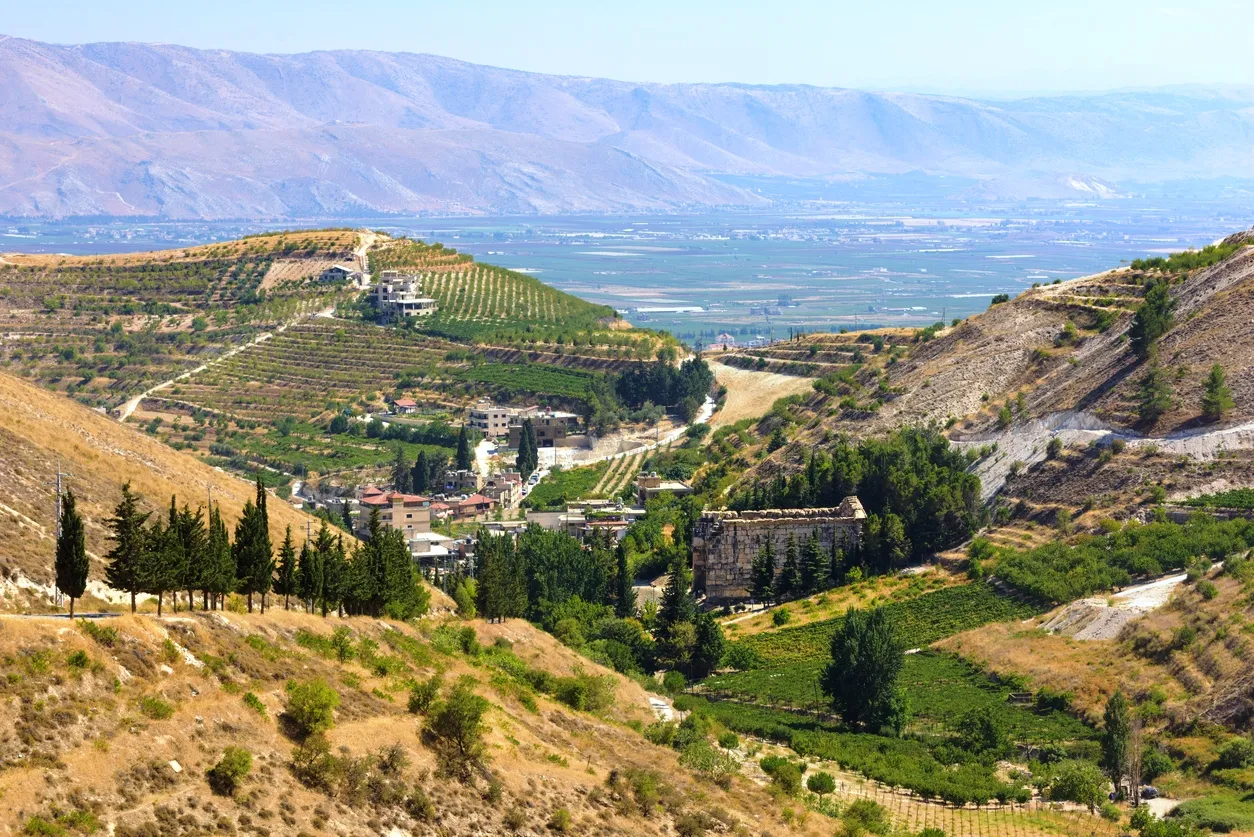 La magnifique Vallée de la Bekaa, ses temples et ses vignobles - photo © iStock-Em Campos
