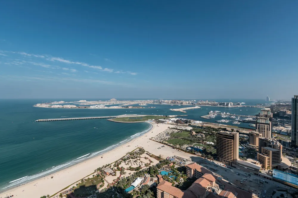 Palm Jumeirah au loin, Dubaï | © Glen_Pearson