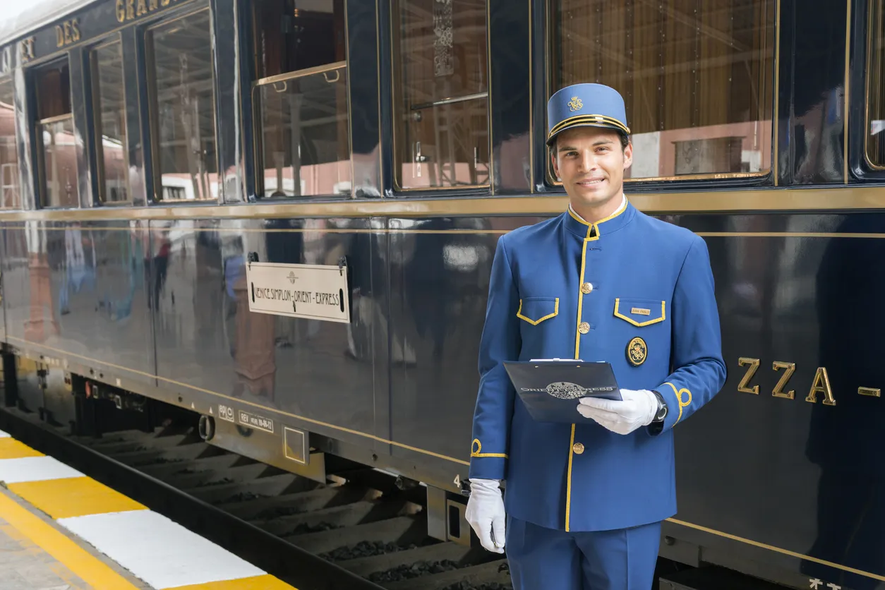 Accueil à bord de l'Orient-Express  © iStock / minemero