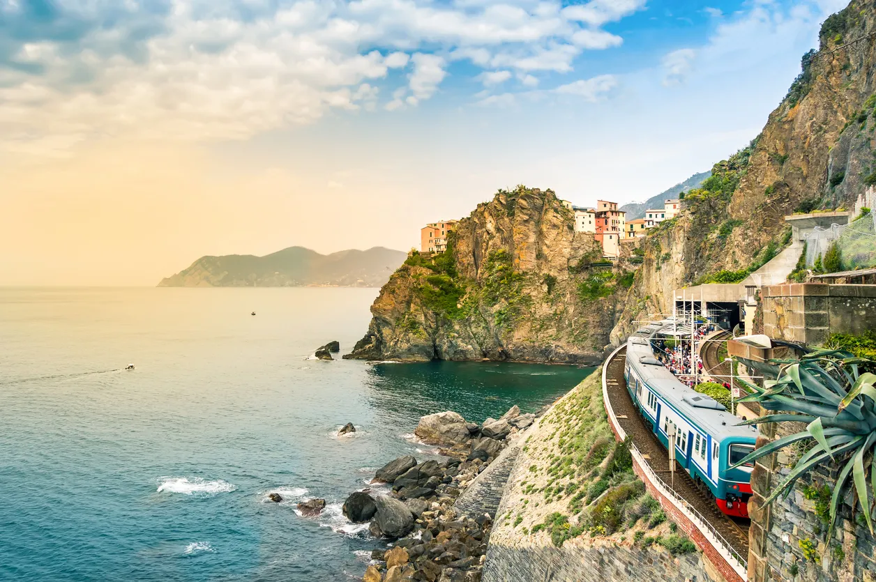 La gare de Manarola dans les Cinque Terre en Italie. © iStock / Julia Lavrinenko