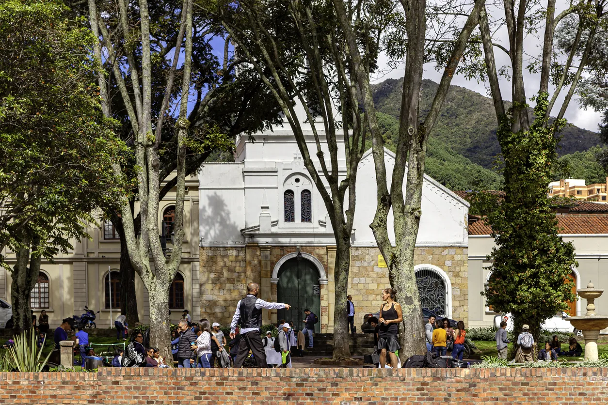 Le marché du dimanche sur la Plaza Usaquén à Bogota, Colombie © iStock / Devasahayam Chandra Dhas
