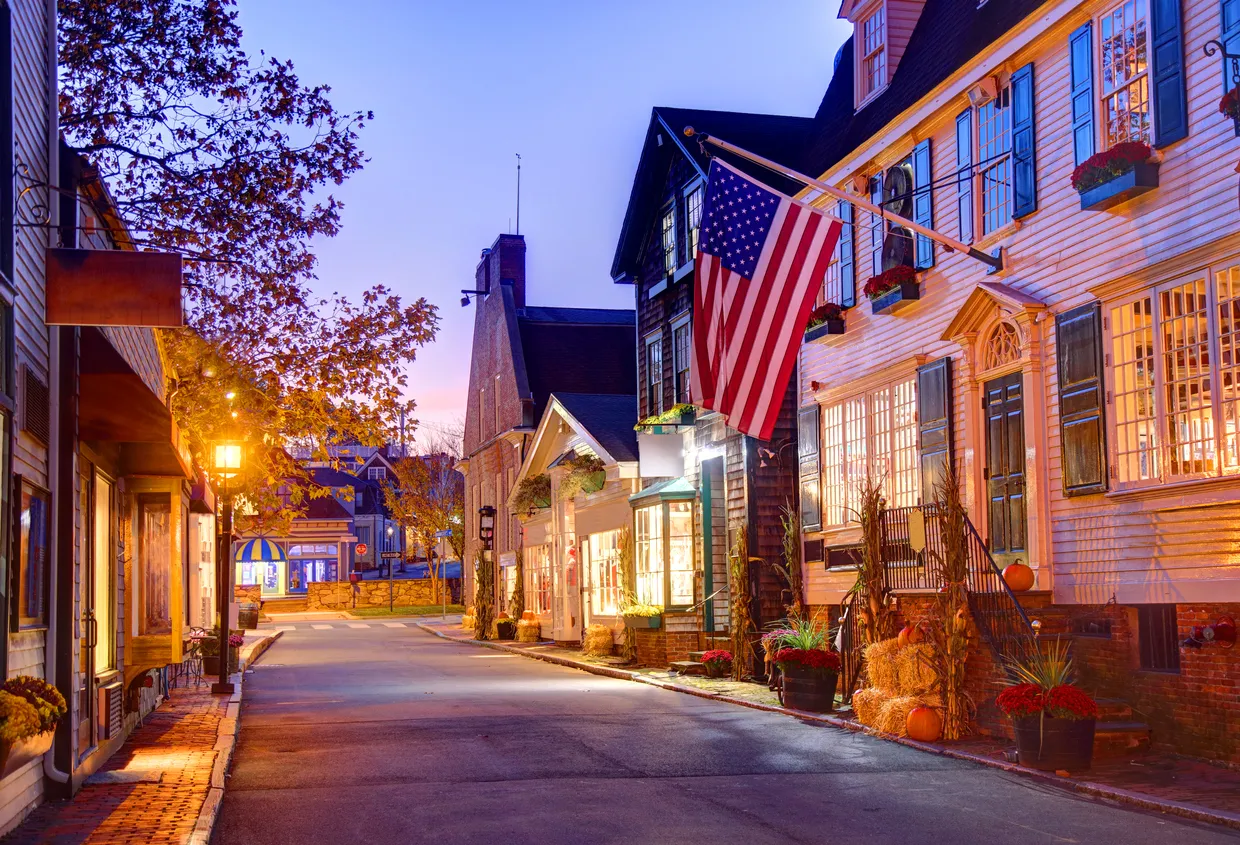 Le charme de Newport en automne (Rhode Island, États-Unis) - photo © iStock - DenisTangneyJr