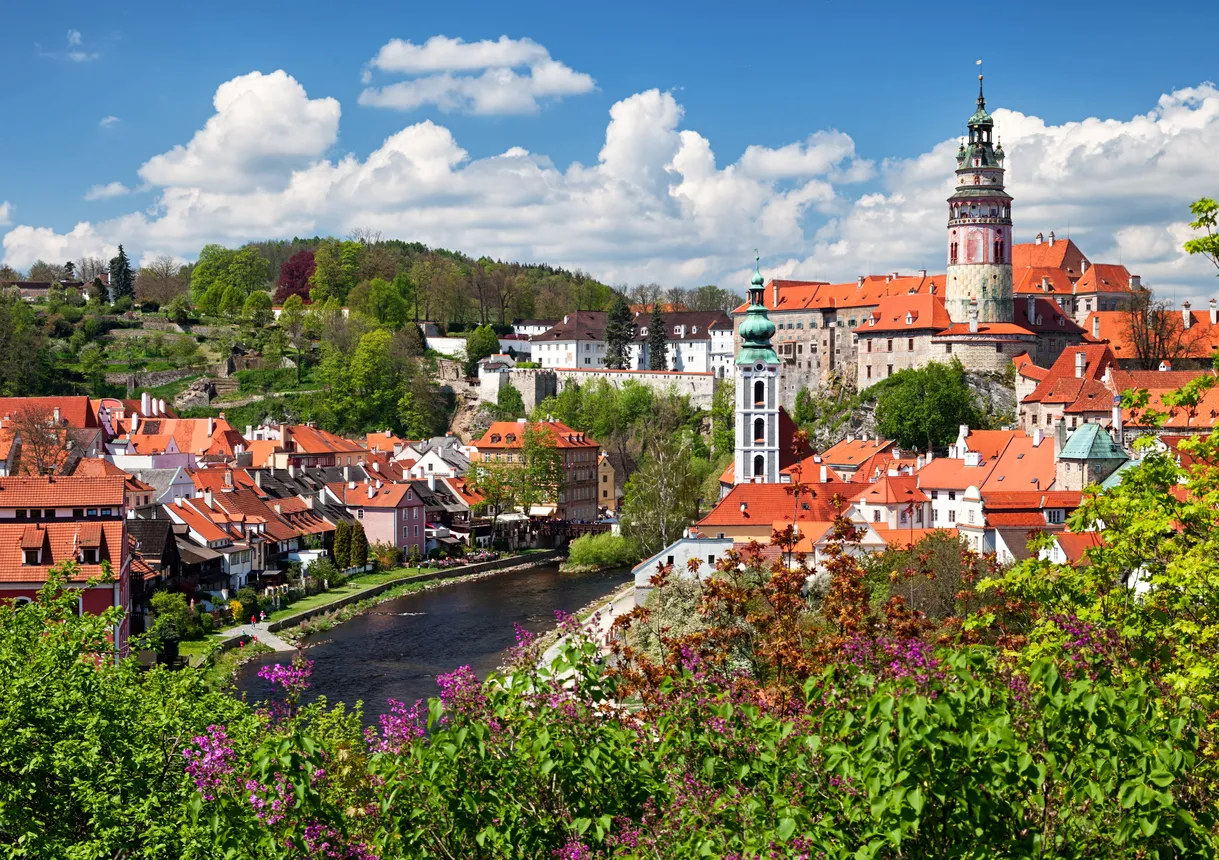 Vue sur la ville de Cesky Krumlov (République Tchèque) - photo © iStock-rusm