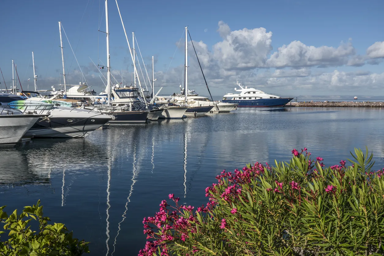 La marina de La Paz, Baja California, Mexico | © iStockphoto.com/CampPhoto