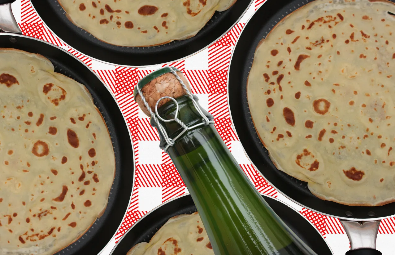 Crêpes sucrées et bouteille de cidre © iStock / nobtis