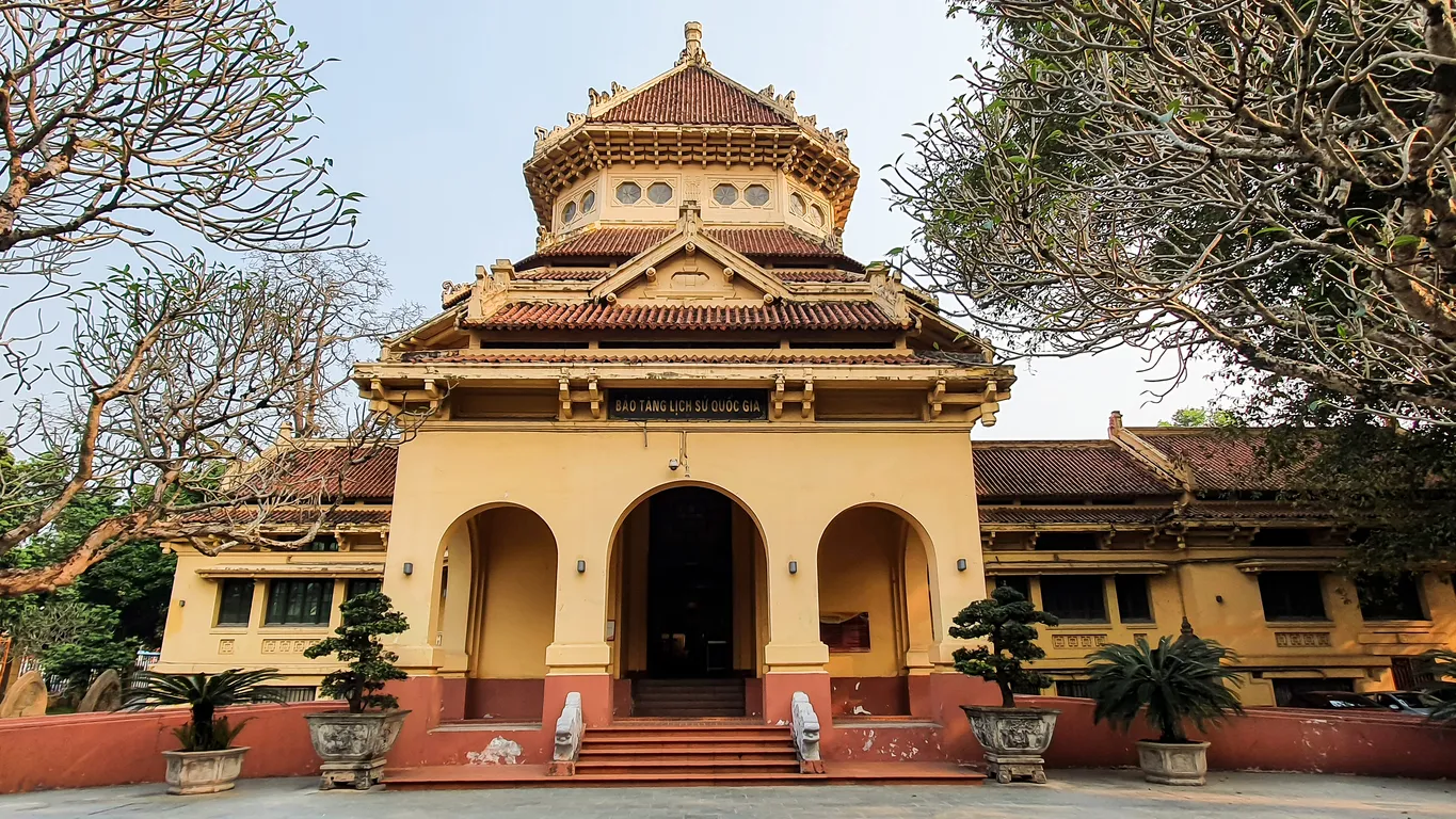  Musée national d’histoire du Vietnam dans la capitale Hanoi. © iStock / HuyNguyenSG