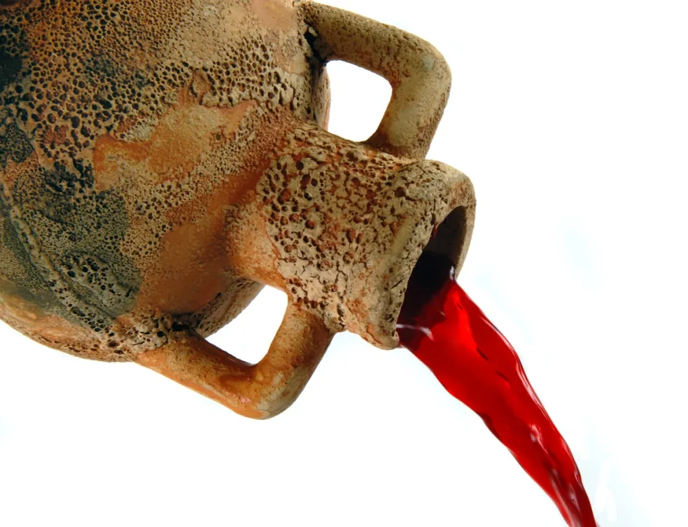 Amphore de vin - Photo iStock-emreogan