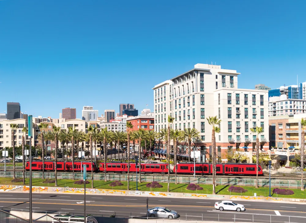 San Diego Trolley | © iStockphoto.com/benedek