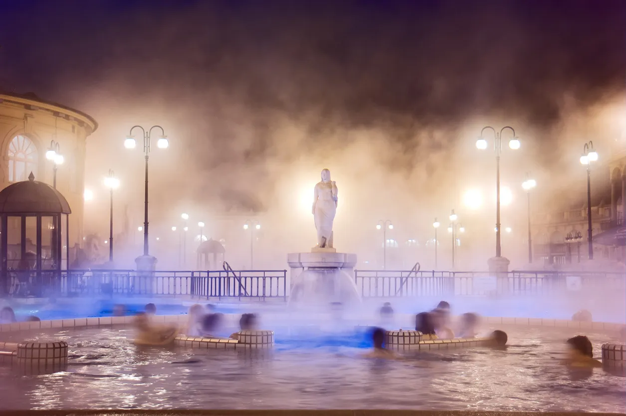 Un des spas de Budapest ©  iStock / Bamboome