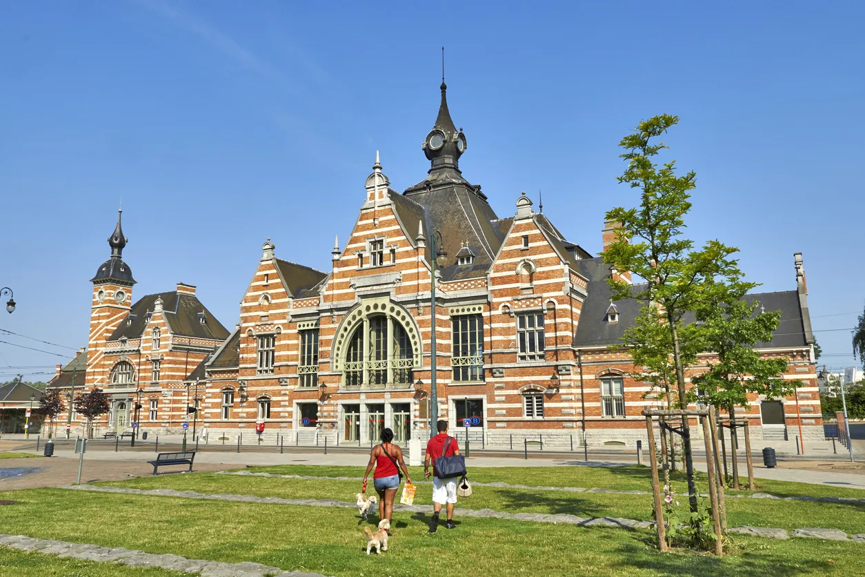 La gare de Schaerbeek dans la commune du même nom, à Bruxelles © iStock / Bombaert