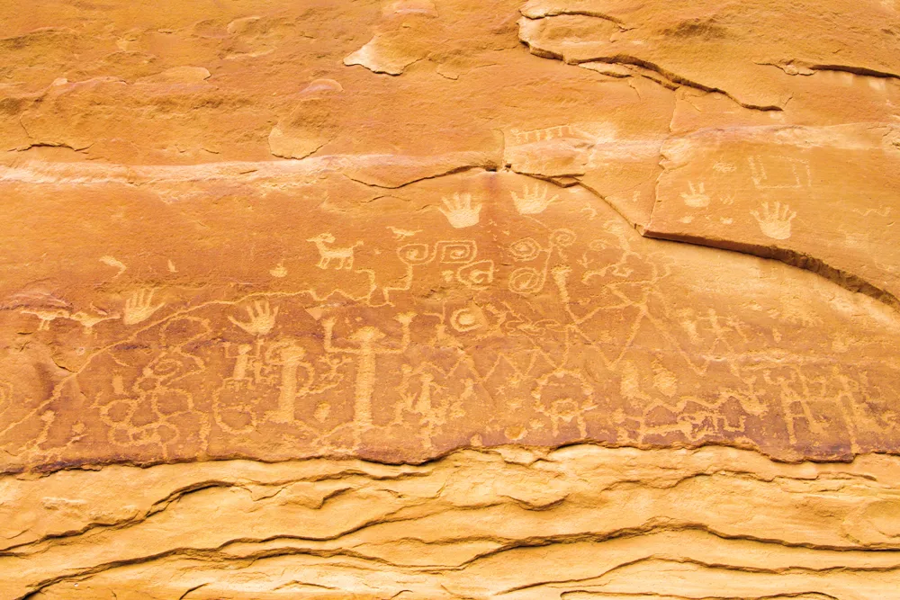 Pétroglyphes le long du Petroglyph Point Trail. © iStock/YangYin 