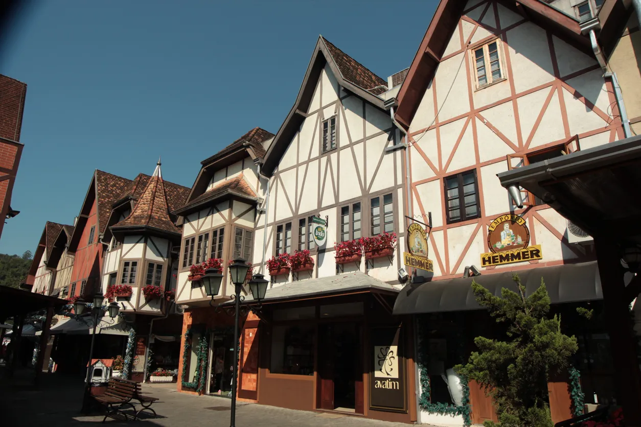 La ville de Blumenau (État de Santa Catarina, Brésil) - photo © iStock-SandroSalomon