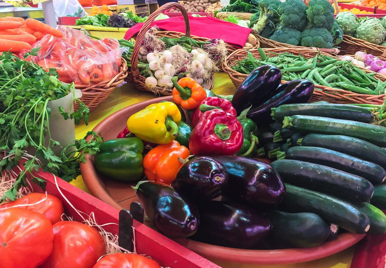 Le marché de Troyes en région Grand Est © iStock / annalovisa