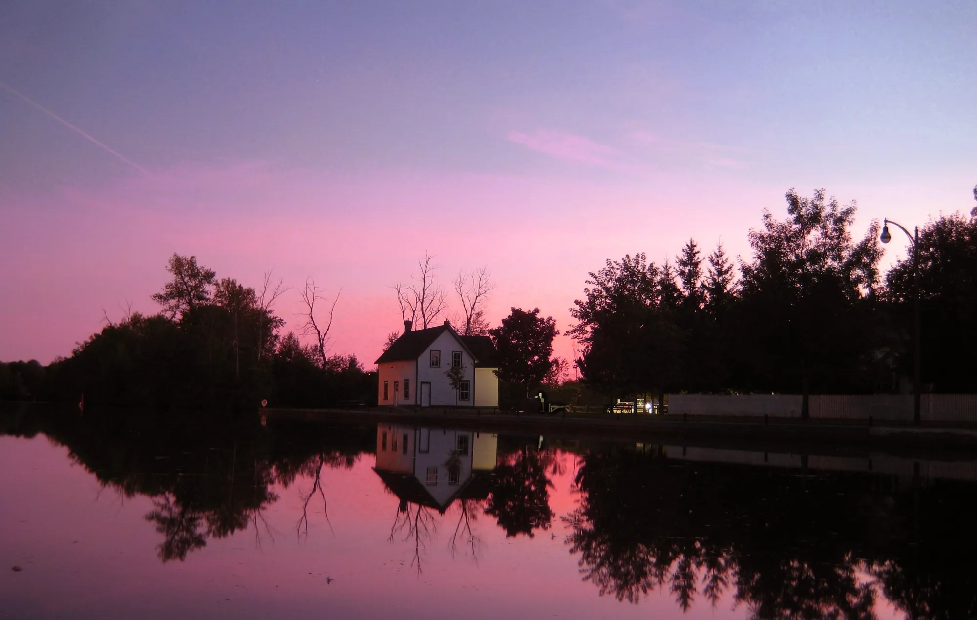 Les abords du canal Rideau en Ontario © iStock / matt_meier