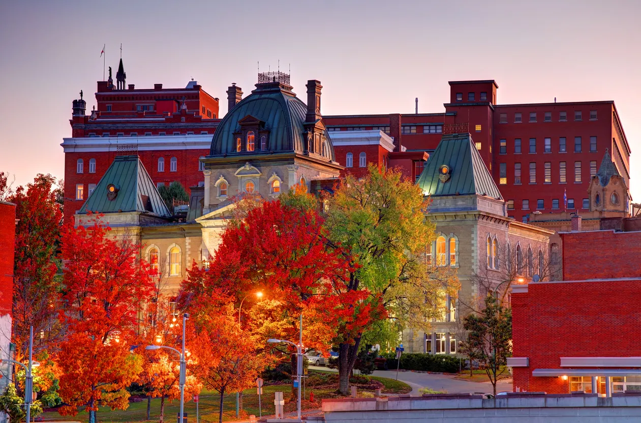 Hôtel de Ville de Sherbrooke
 © iStock DenisTangneyJr
