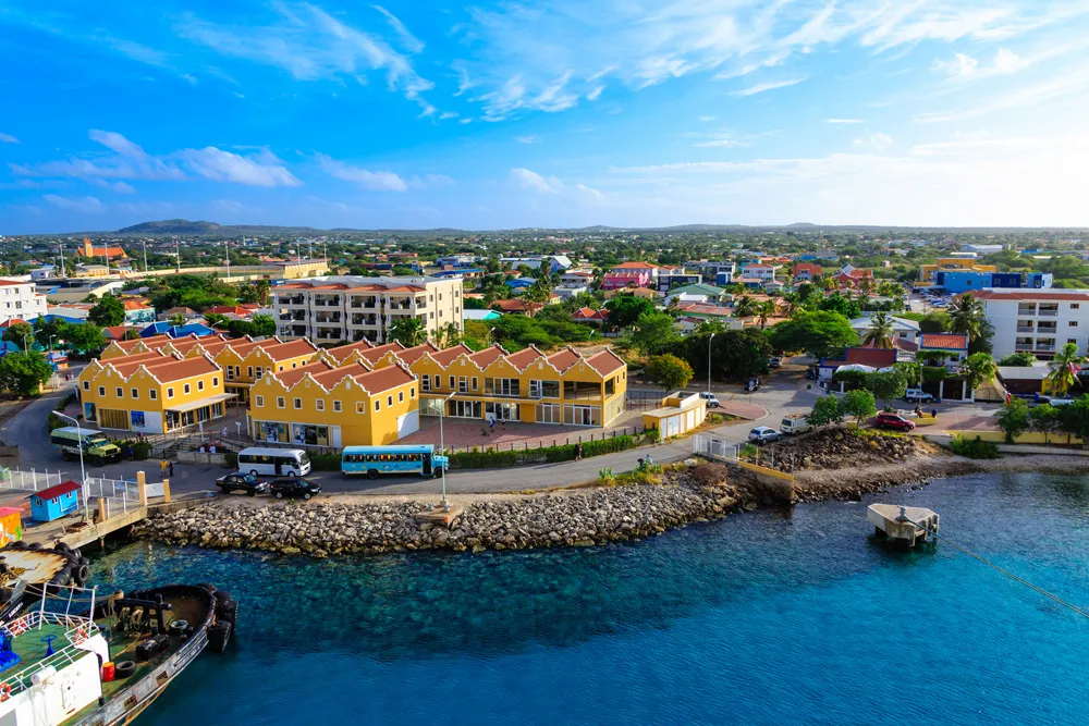 Kralendijk, Bonaire | © dbvirago