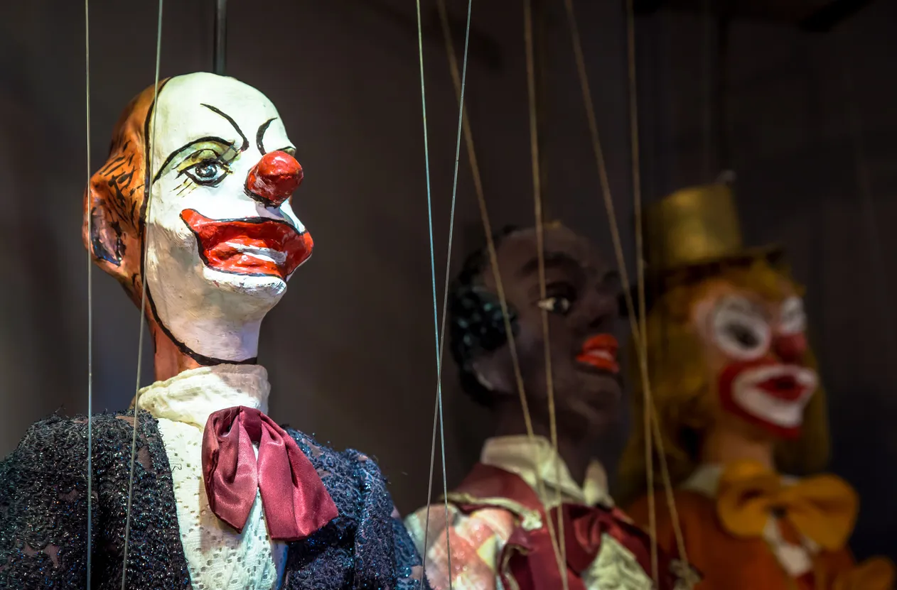 Théâtre de marionnettes - photo © iStock-Perseomed