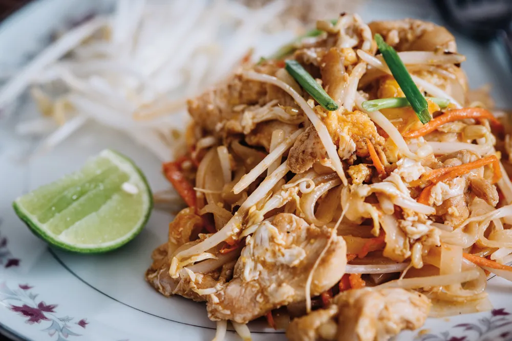 Pad thai.
Crédit:	©iStockphoto.com/Drazen_