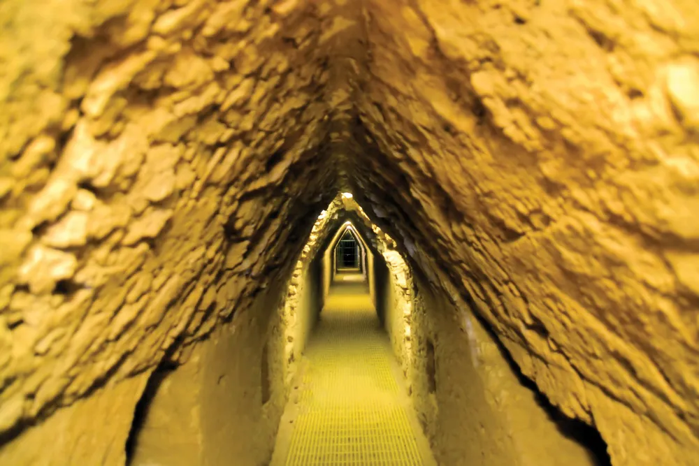 Dans la pyramide de Cholula | iStockphoto.com/flocu