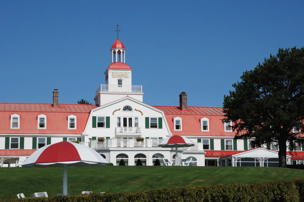 Hôtel Tadoussac  
©Shutterstock.com/Pack-Shot  
