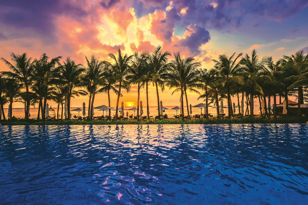 Coucher de soleil à la plage de Truong, Phu Quoc.  
©Shutterstock.com/Becker Stefan  
